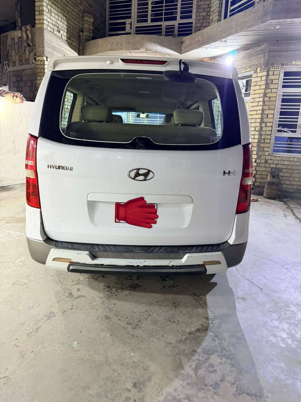 ستاركس موديل 2013 مفتوح 
السياره خير من الله مانقصه أي شي 
ماشيه 200
الاتصال على صاحب السياره 
مكانه بغداد الغزاليه 
***********
