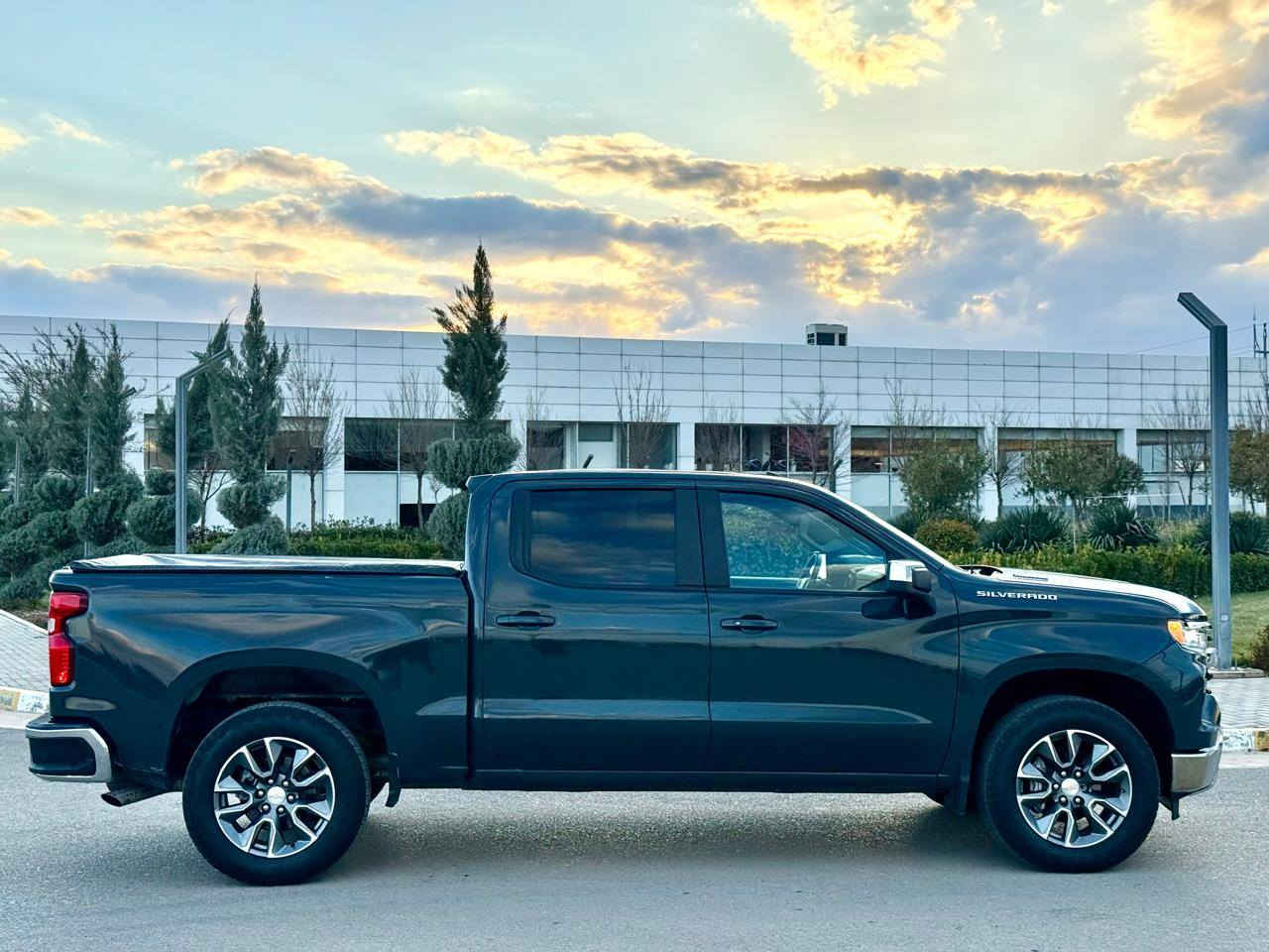 سيلفرادو ٢٠٢٥
لون سيلفرادو سيمينت

تم بيع 6000 فقط
مقصورة خلفية
كاميرا خلفية
كاميرا أمامية
حساسة
وسائد هوائية
مكبر صوت
مستشعر سرعة
زجاج كهربائي
شاشة
مرآة رادار
نظام المفتاح الذكي
تحكم تلقائي في درجة الحرارة
مقعد كهربائي
6 فتحات تهوية
مصابيح زينون
5 مصابيح LED
نظام تعليق قابل للطي
مكبر صوت مدمج
دفع رباعي
نظام ABS
رادار
سعر ٢٩٨ مجال بسیط 
***********
