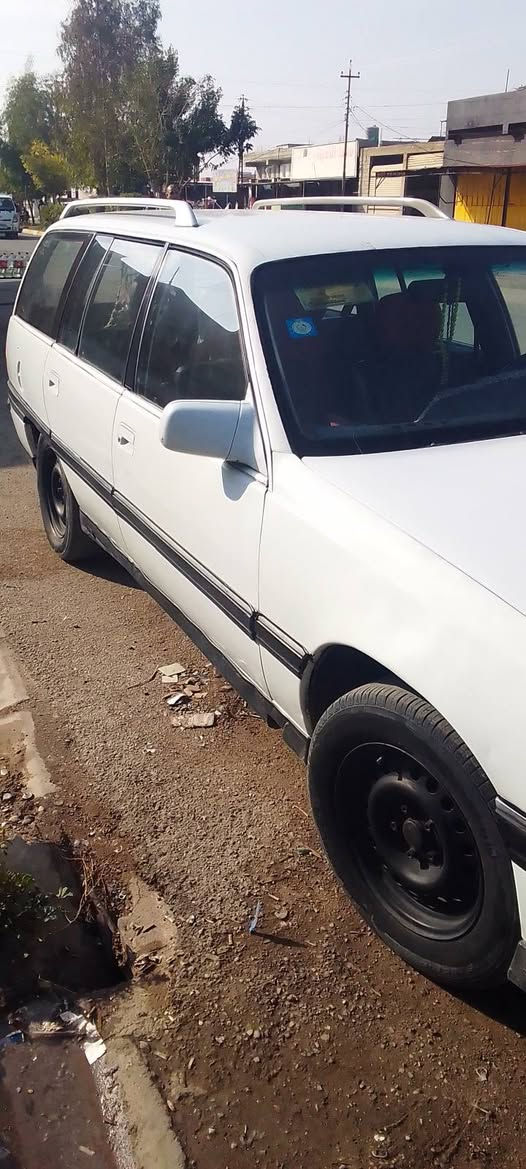 للبيع اوميكا حجم 2000 بلاد سياره جديده كلش حلوه مشروع وطني باسمي سنويه لحد 2028 كابون بنزين بي السعر 42 وبي مجال أي استفسار خابر وتتدلل *********** رقم السياره كركوك
