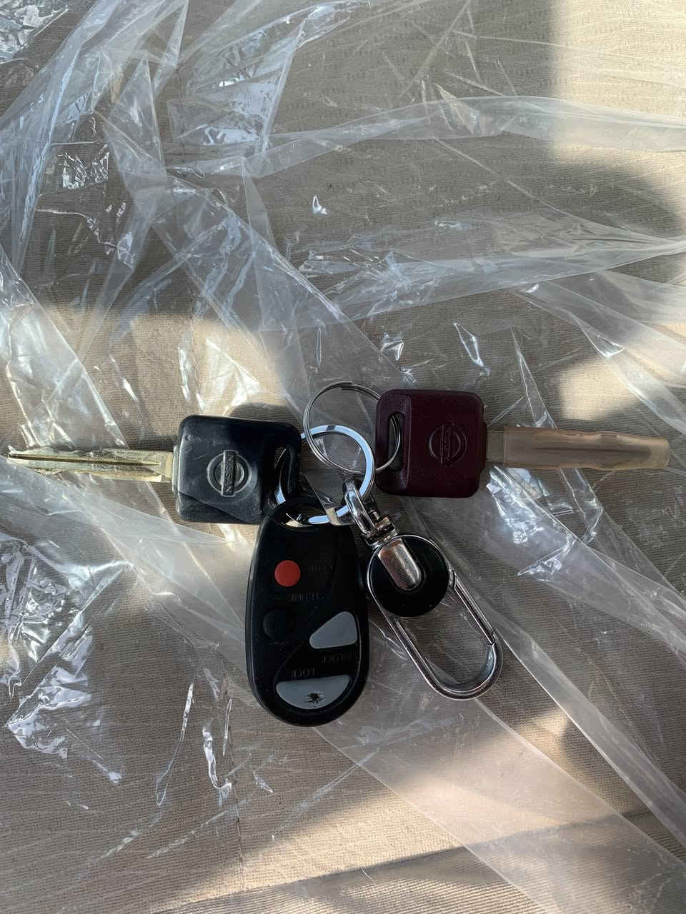 السلام عليكم. سيارة نيسان سني 2010 ياباني محرك اسود  بدون صبغ او ضربة . بيها 3 مكانات تعديل بارد .
السيارة مثل ما موجودة بالصور ،  السيارة مكانها اربيل . للاستفسار الاتصالات على الرقم التالي 
***********
