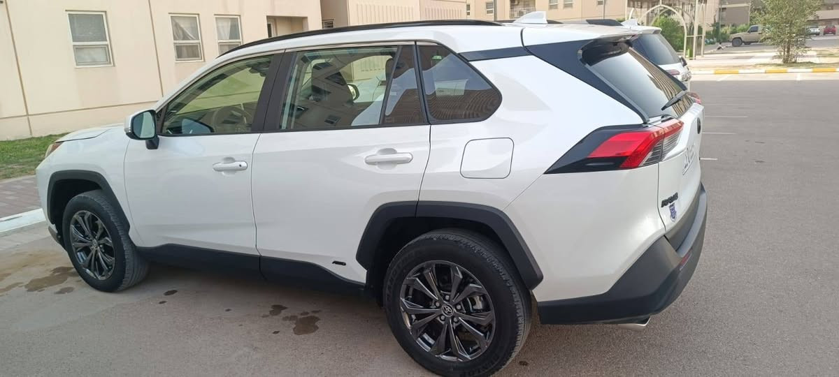 بيع سيارة راف فور 2023 هايبرد فووول نظافة 100%
السلام عليكم شلونكم شباب عندي سيارة راف فور 2023 هايبرد للبيع مواصفات امريكية XLE حادثها تبديل دعامية امامية فقط بدون قطرة صبغ بدون شواصي وبدون لغد ايرباكاتها كلها سليمة فوول تحكم استيرن رادر امامي وخلفي وكامرة خلفية تبريد قطعتين وفتحة سقف تشغيل بصمة وثلاث انظمة للقيادة نورمال وعادي وسبورت لايت زنون بروجكتر ليد مسطرة مقاعد جلد تدفئة امامي وستيرن تدفئة وشاشة كبيره تدعم ابل وكاربلي السبير بعده منازل تايرات دنلوب الياباني وثلاثة منافذ شحن والبطارية  بحالة ممتازة ودخول ذكي وكثير من المواصفات السيارة جديدة بمعنى الكلمة ماشية 13500 ميل يعني شبه زيرو ماريد اطول عليكم السعر 27500$  تحويل ثاني يوم رقم بغداد الجديد


**إذا كنت صاحب هذا الإعلان وتريد حذفه لأي سبب، رجاءا أرسل رسالة إلى الدعم الفني**