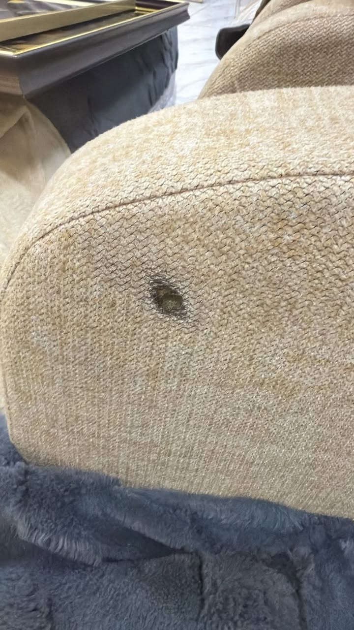 للبيع بسعر مناسب ‭٠٧٧١ ٢٣٠ ٥٥١٨‬
