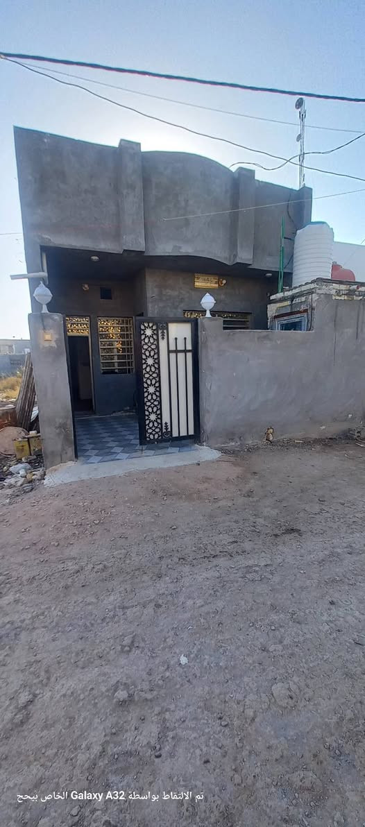 يالله ..اللهم صل على محمد وآل محمد
مشتمل للبيع المساحة ١٠٠متر  طابو زراعي سند ٢٥  الموقع طريق المعارة قرب سيد جواد العناوي يبعد عن الشارع العام ٣٥٠متر تقريبا شارع سيد سهيل قرب ابو غيت الفيترجي عرض الشارع ٧ متر يحتوي على صحيات داخلية وخارجية 
مطبخ     ٣×٤
استقبال ٤×٥
صالة      ٥×٥
غرفة نوم  ٤×٥   العدد ٢ 
البناء حديث  طابوك  صب كونكريت 
الاستفسار اكثر الاتصال على الأرقام التالية ***********.   *********** او مراسلة الصفحه خاص
