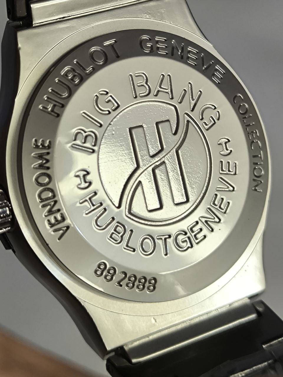 ساعة هابلوت HUBLOT 

تحفة فنية 
مكينة كوارتز 
هيكل وسير تيتانيوم مزيج ب فحمي
ميناء فخمة سوداء مزودة بمنفذ تاريخ 
زجاج معدني ضد الخدش 
مقاومة ماء وغبار
القطعة مختمة بالكامل حفر
وزن ثقيل 

🔴ملاحظة متوفر قطعتين فقط

سعره :- 30 ع اول تم 
للحجز والاستفسار يرجى مراسلة الصفحه


**إذا كنت صاحب هذا الإعلان وتريد حذفه لأي سبب، رجاءا أرسل رسالة إلى الدعم الفني**