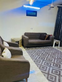 تخم • ١٠ مقاعد • للبيع