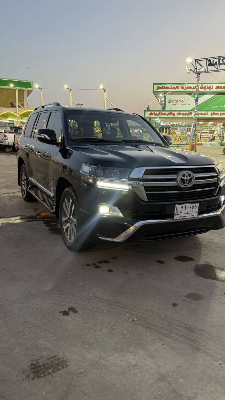 السلام عليكم
لاندكروز موديل 17 

رقم مميز بغداد 

8 سلندر 

8 ارباك 

السياره بيها صبغ البنيد و الجاملغ الخلفي بي كد شبر بينه وبين الباب 

و الباقي  كفاله

كرسي كهربائي  فتحه 

حساس امامي خلفي كامرات 4 

مكان السياره بصره 

سعر 445

***********
