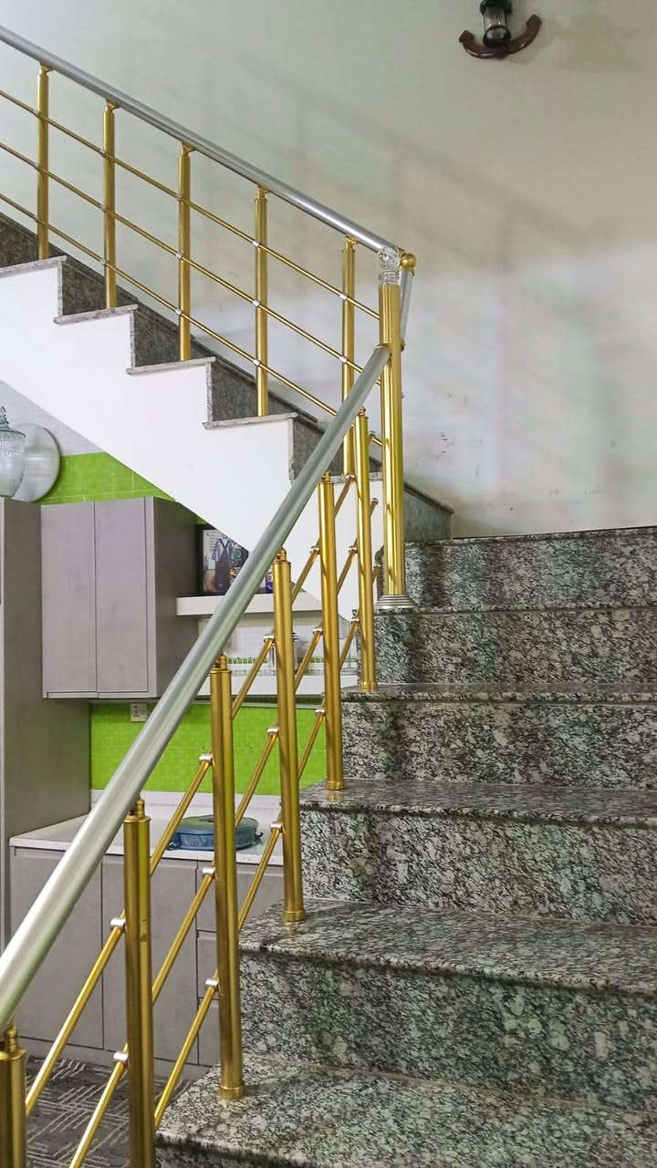 اعلان : عقار للبيع ( طابو ملك صرف   في الزعفرانيه 

🔸 موقع العقار :  شارع المعهد خلف مجمع الخليج 

قرب تاج المعارك 

شارع شارع مقرنص عريض موقع مميز 

🔸 مساحة العقار : ( 100) متر واجهيه (5) نزال (20)

🔸 جنس العقار : طابو ملك صرف  بناء جديد 

طابق ونص 

🏗 يحتوي على   ستقبال مطبخ صاله غرفه نوم صحيات
منور 
🏕 طابق ثاني غرفه وبيتونه مع الصطح يحقلك تبني غرفه بعد

الفيدو في التعليق 
__
♦️ للاستفسار يرجى  الاتصال او مراجعه 

مكتب الاماكن للعقارات . ***********
