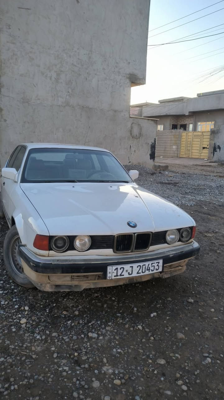 السلام عليكم بي ام دبيلو موديل 1991 للبيع السياره حداديه جديده صبغ عام بدوون ضرر السياره فول السياره بي صوت بالكمشفت والكير عاطل والغرفه مالها بالصندوق مامشدوده ابيعها عل وضعها اني الشرعي السعر 34 وبيها مجال شراي خابرني عل الارقام التاليه
***********
***********
