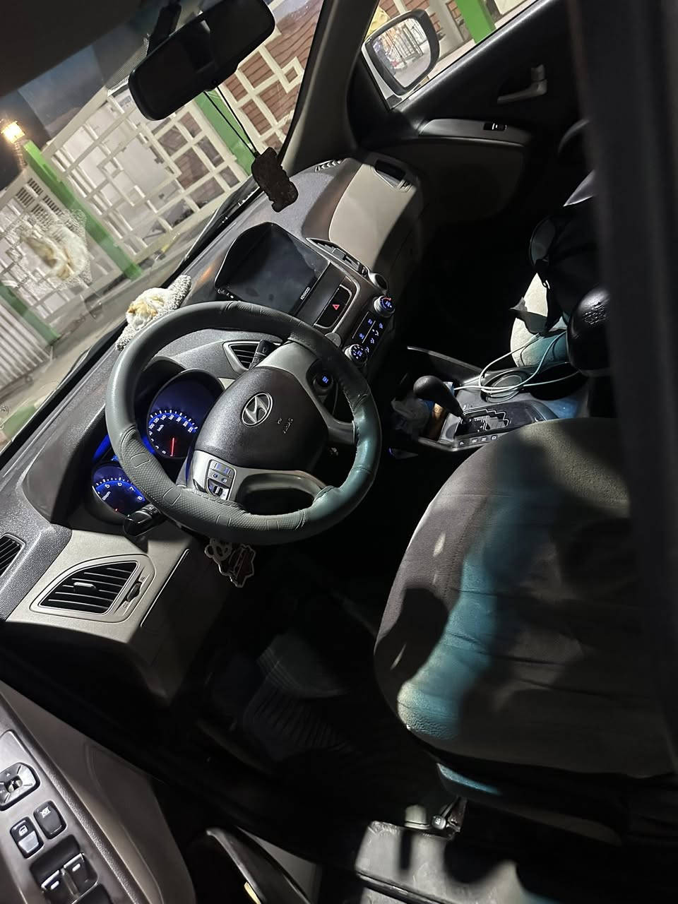 السلام عليكم للبيع توسان ٢٠١٢
خليجي بصفحه مصبوغه اثرتشليع صبغ 
السياره باسمي 
جاهزه كير مكينه صدر 
السعر قفل ١٠٨
لاستفسار اتصل ***********
