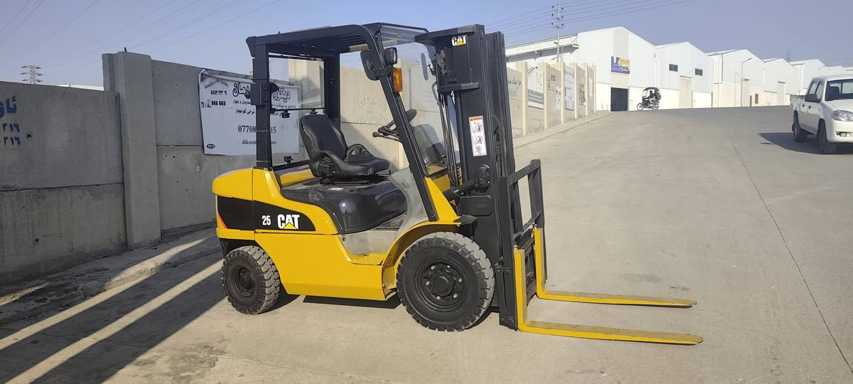 كتر
حجم  2.5 طن مستخدم أوربا فقط دخول جديد     جب حاوي ٣ جب ارتفاع الجب  ٤.٧٥  مترات   
كير محرك  بلادي  مامفتوح 
تايرات جديد 
جاهزة 
 3 حركات 3 جب 
موديل 2016

 محرك s4s  ديزل  آوراق منفيس مؤقت مشتغله قليل شوكيه مكفول كفاله عامە   
مكان  سليمانية 
للاستفسار   عن السعر اتصل على الأرقام  ***********
