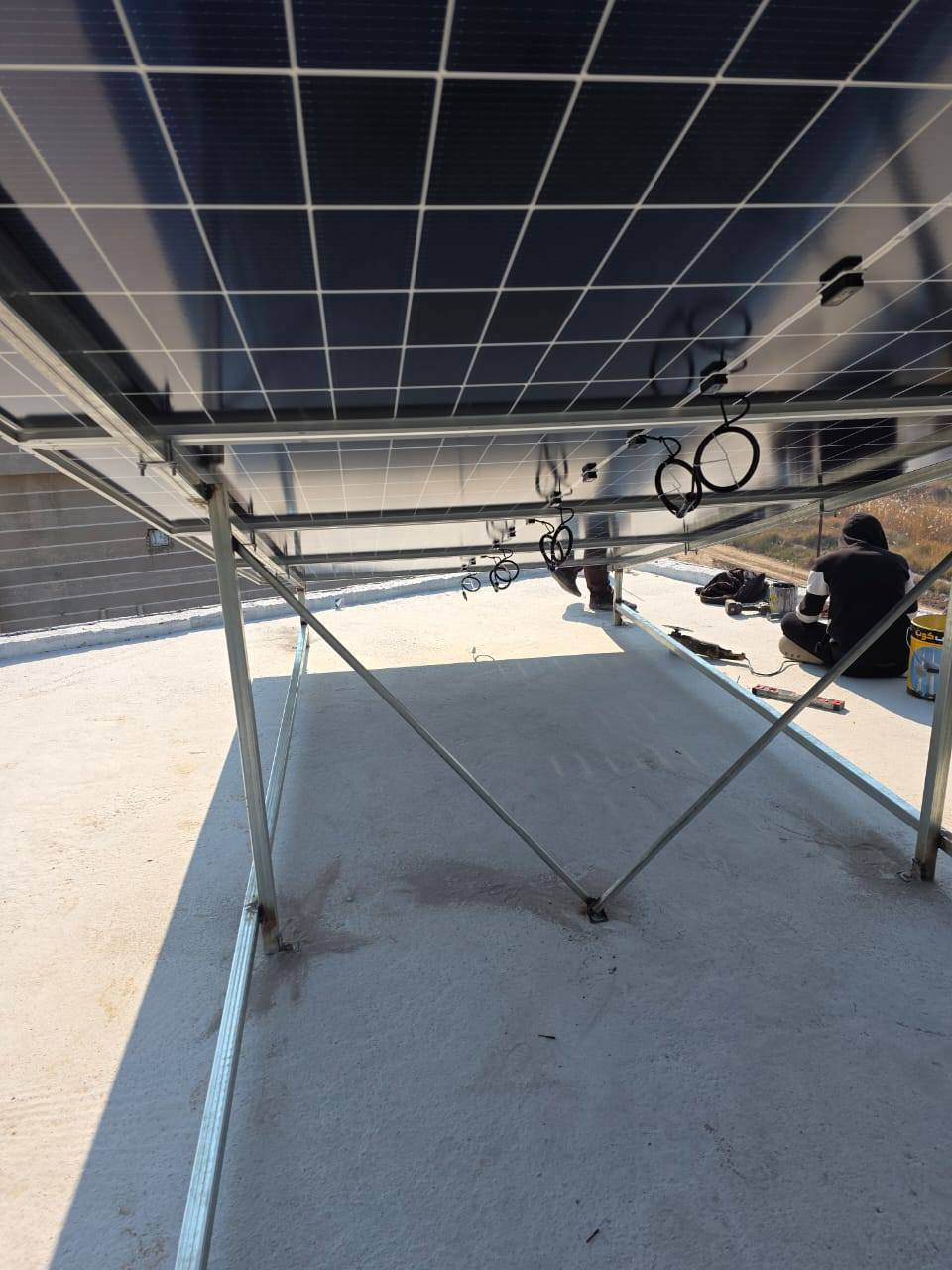 تم تنصيب منظومه طاقه شمسيه بقدره 20 امبير نهارا 20 امبير ليلا من قبل كادر مكتب الهندسي لحلول الطاقه  الشمسيه من قبل كادر متخصص واجهزه ذات كواليتي عالي بارقى المواصفات العالميه مستعدون لتنصيب منظومات الطاقه الشمسيه وبكل الاحجام وفق اعلى المواصفات العالميه تقنيه وجوده عاليه للاستعلام التواصل مع مكتبنا على الارقام التاليه

***********

***********
موقع المكتب ديالى بعقوبه قرب تقاطع القدس
