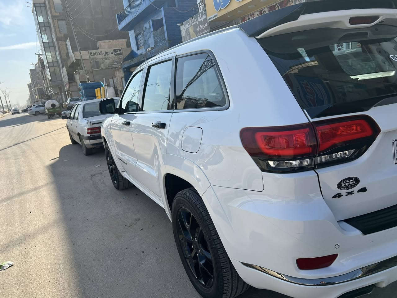 السلام وعليكم

للبيع جيب سومت2016  

وارد امريكي مواصفات  فووول الفوول

داخله كلين تايتل بالعراق صار صبغ قليل 

كلشي موضح بالسونار 

المواصفات: 

بنوراما

جكات

رادارات

شاشه جبيره

تشغيل عن بعد

كشنات خزن ميموري

كشنات كهرباء 

وضعيات قيادة

كشنات تدفئه و تبريد

مري قلاب

مري شفط

نقطة عمياء

جنطة كهرباء

و بعد بيها هواي مواصفات مذاكرهن لان معروفه مواصفاتها

ماشية52 الف ميل 

مكاني بابل

***********
