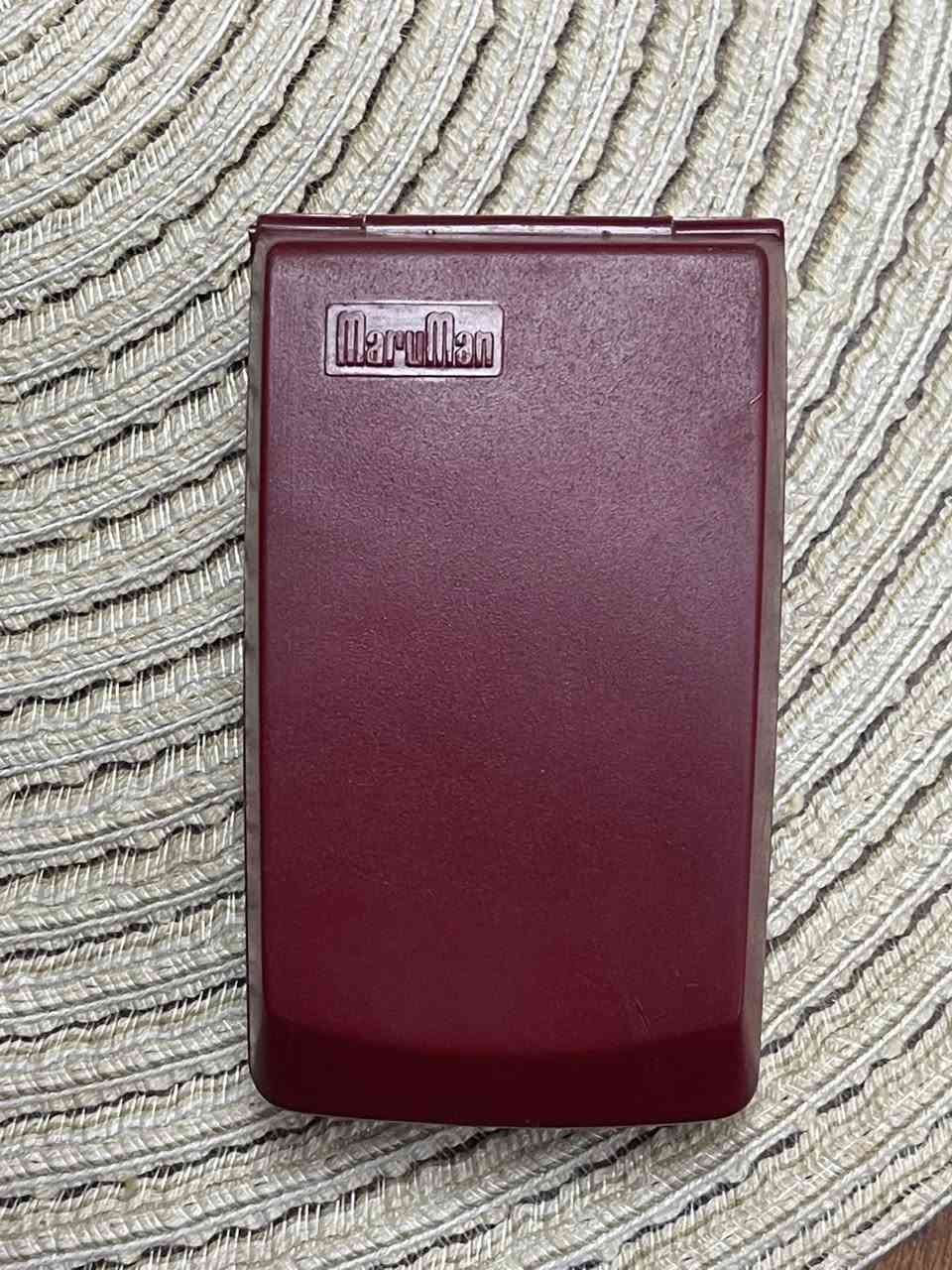 مارومان /Maroman ذهب عيار 22 بلعلبة الاصلية
المنشا : اليابان 
الانتاج :1980  
مختومة برقم : K22 G.P مختصر (Gold Plated) 
الرقم التسلسل : E 30 
شغالة ومضمونة من تهريب الغاز 
للاستفسار خاص او الاتصال 

***********
