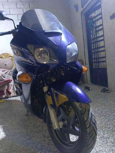 صفر سته ما صاره هويه من نزلته ربه دراجه مكفوله
مكاني بغداد مدينه الصدر تصل وتدلل ***********
