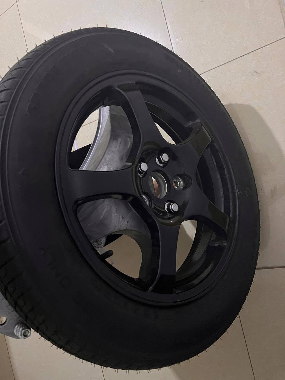 سبير سينا هو والقاعدة مالته كامل
***********
سعر ٤٥٠دولار وبي مجال
