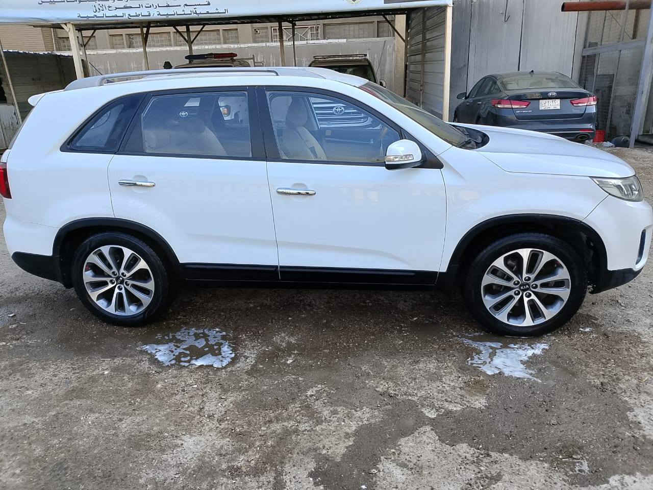 السلام عليكم ورحمة الله وبركاته
سورنتو 2014 خليجي 7 راكب مكفوله من التبديل والسونار موجود فقط صبغ الدعاميات لجماليه مكينه 2400 دوش حساسات اماميه خلفيه تحكم ستيرن جهتين ارضيه مغلفه جلد كشنات جلد السعر 165   السياره بأسمي تحويل ثاني يوم وأي استفسار اتصال عالرقم *********** بيه واتساب
