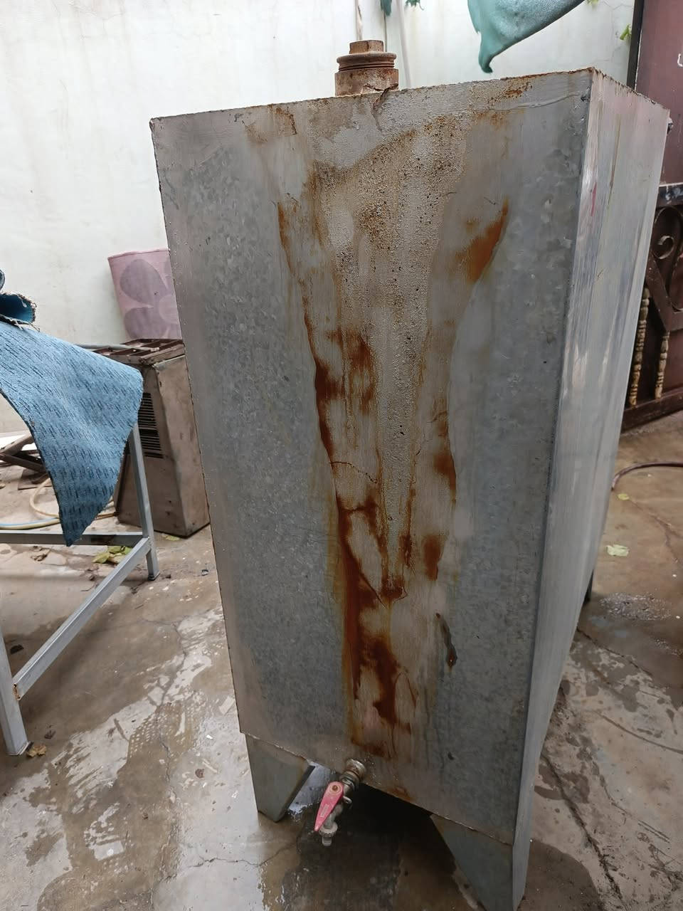 تانكي نفط عدد 2 سعة برميلين شغل قديم سعر الواحد 60الف
***********
