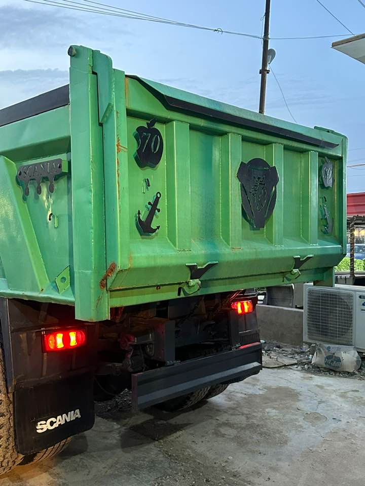 للبيع او مراوس ب مـان 
گلاب سكانيه تك 
موديل 92
محرك كير شرط 
تخم تاير جديد
صدر جديد
كهربائيات كلها شغاله 
جاهزه ماناقصها شي مكان الكلاب تكريت الاستفسار اتصل على صاحبها
***********
