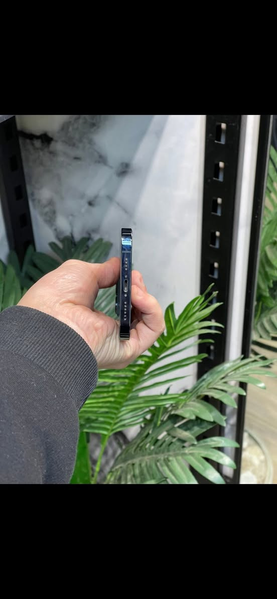 السلام عليكم ايفون 12pro max ذاكر 512 جهاز مكفول مامفتوح بطاريه 76  الجهاز جديد بمعنى الكلمه اي خلل مابي الجهاز بلادي على وضع الشركه
السعر 500 الف وبي مجال قليل جداً
مكاني العبيدي الشهداء الثانيه 
هاتف ***********
(متواجد واتساب فقط)
