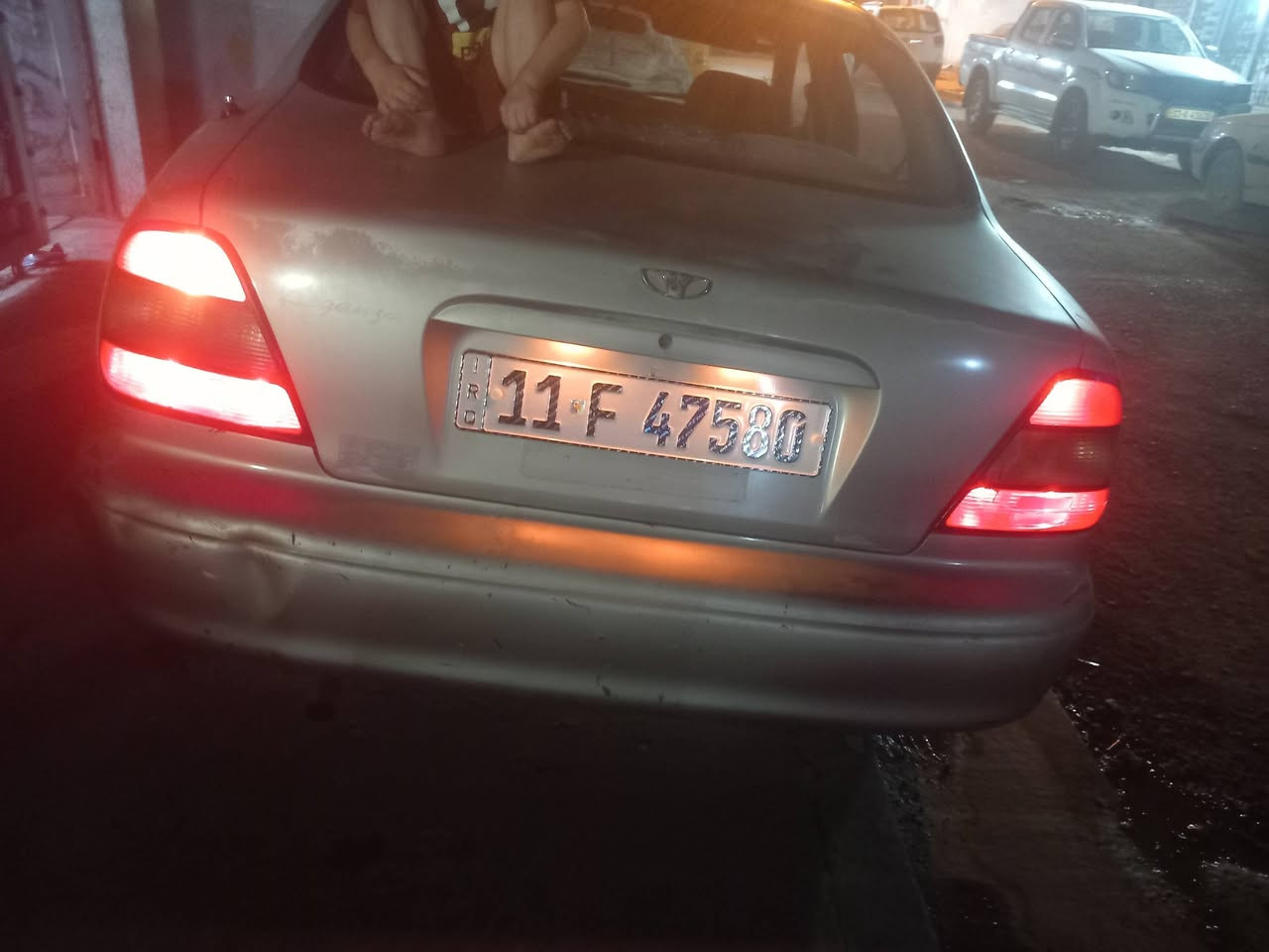 سلام عليكم دايو لكنزه موديل ٩٨ مكفوله من الضربه ولتبديل مكينه خيط بخار صدر امامي خلفي كله جديد شواصي مكفولات تبريد تدفئه شغاله كهربائيات كلها شغاله واي استفسار اني حاضر هذا رقمي ***********السعر ٤٠ وبيها مجال السياره رقم بغداد دولي بسمي سنويه ٣١ سياره موجوده بغداد الشعب واي استفسار ايخابر واني حاضر
