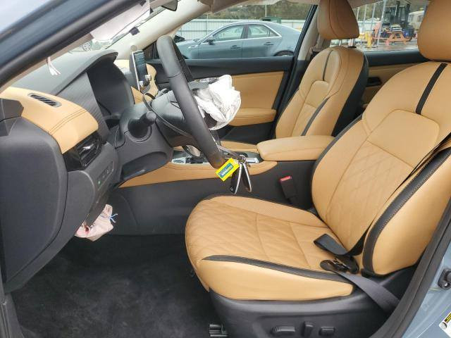 السلام عليكم 
نيسان سنترا SV 2025 فول فول مواصفات + عداد 4
حادث خفيف مثل ممضح بالصوره صطحي 
كشناات جلد + كهرباء + تدفئة 
تدفئة بالستيرن + فتحه سقف 
دخول ذكي بصمه بالابواب 
5 كامرات + اشاير بالمري 
رادار امامي + خلفي + جانبي
شاشه كبيره تدعم كاربلي 
ويل كب 17 كبير
لون مميز سمنتي 
السياره دخول جديد بعدهي بريحت الشركة تترقم بغداد وكل المحافظات بسعر 140 على حادثها ممصلح الاتصال على ***********
