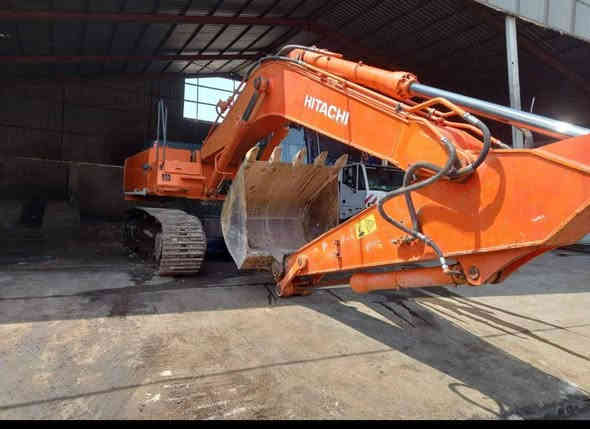 حفارة ٣٥٠ هيتاشي Z/LC
موديل ٢٠٠٤
دخول ٢٠١٦
شغل ٨٠٠٠ ساعه بم ونوزل
***********
***********
مكان اربيل
