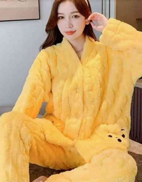 تراكات خامتهن فرو وناعمة 🩷🔥 ألوان تخبل ولبسة مرتّبة، القياسات متوفّرة من XL ولحد 3XL 👌📏، وسعر القطعة 10 ونص واثنين بـ20 🛍️✨، والتوصيل متوفر لكل محافظات العراق 🚚💨 😍💖✨ التواصل او الاستفسار واتساب:*********** 
او مراسله الصفحه 😎
