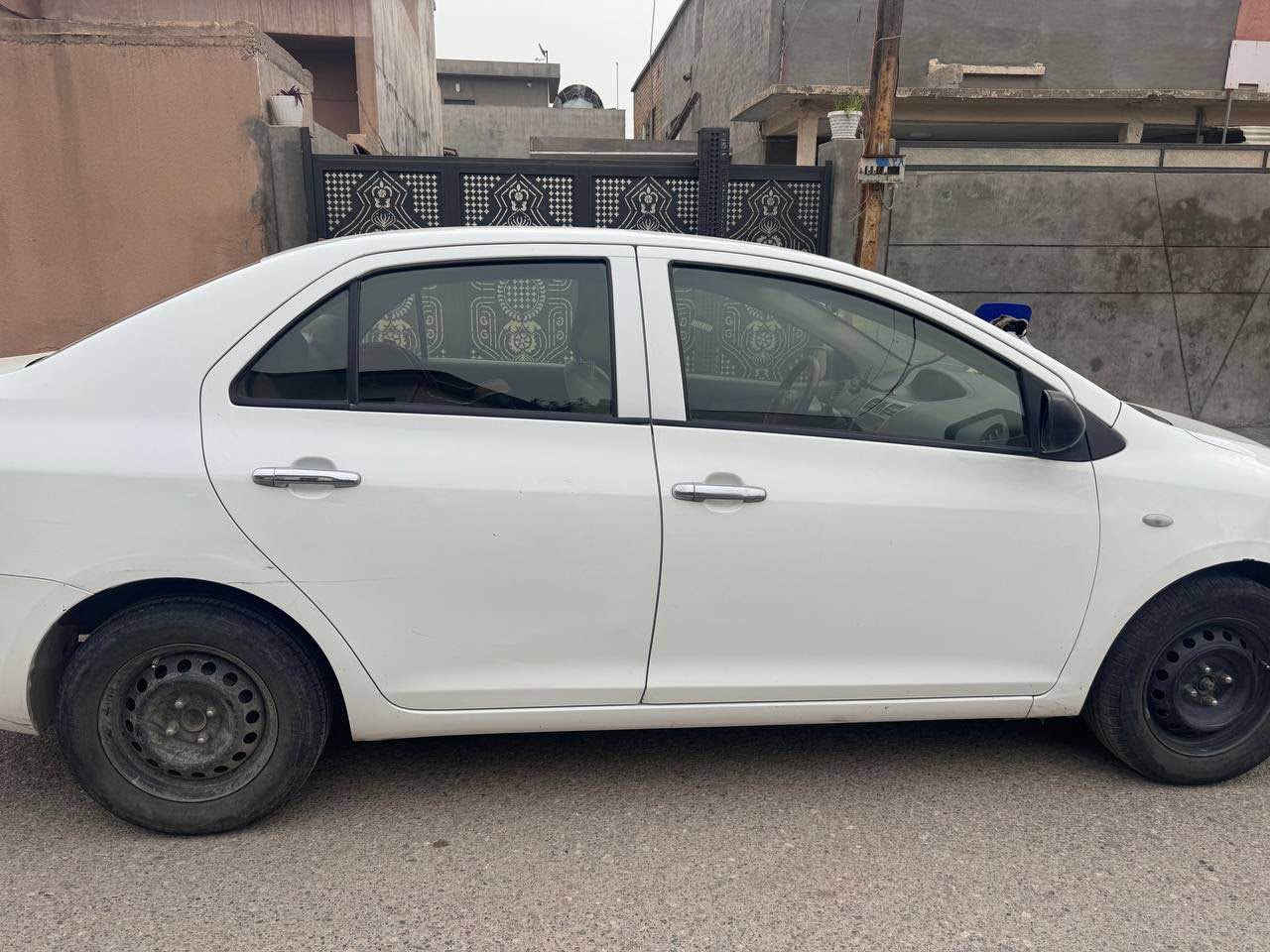 كوردى/ عربي

سلام علیکم 
تۆیۆتا یارس مۆدێل ٢٠١٣ رەنگ سپی 
دەبڵ گێچ و مەکینە گەورە و جام عادی
زەرەر پارچەیەك بۆیاغە و جەمێکی خەفیفی لە پشتەوە هەیە و دەرگای پشت سایەق ساردە 
رەقەم هەولێر و سەنەوی نوێ
تەحویل و غەرامە بەشەرت 

پەیوەندی / وەتسئاپ
***********
____________________
سلام عليكم 
تويوتا يارس مودل ٢٠١٣ 
دبل گيج و محرك كبير  
ضرر قطعة وحدة صبغ و بيها شوية داخل الصندوق و باب خلف السايق بارد 
رقم اربيل و سنوي جديد 
تحويل و غرامة بشرط 
اتصال 
رقم / واتساب 
*********** أربيل, العراق
