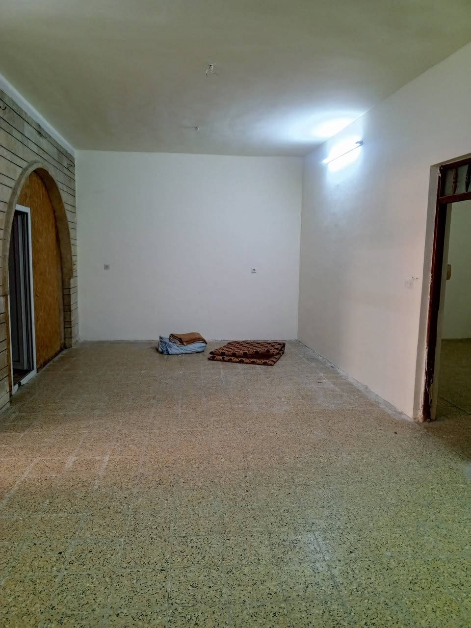 📢( إعلانـــ  إعلانــــ ) 📢 

📢دار للايجار للايجار 

◾️ العنوان/حي المشراك بظهر كباب عرفان
◾️المساحة :225 متر طابقين فرع صبه عريض

يحتوي على 6 غرف نوم وهول واستقبال ومطبخ وصحيات بالطابقين وكراج واسع 

☑️ لمعرفة الاسعار وباقي العروض على
     رابط التلكرام والواتساب

  https://t.me/+qTZcegvM12c4NmNi 

https://chat.whatsapp.com/DMjChweRxHdK65JdzVDy1z?mode=gi_t

☑️ للاستفسار مــراجعــــة #مكتــــب_البـحريـــن
حــــي الحدبــــاء قــــرب مرطبــــات البحريــــن
او الاتصــــال علــــى الرقــــم :
📞 *********** 
☎️ ***********
