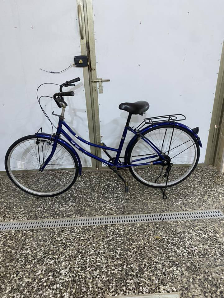 السلام عليكم بايسكل للبيع الأستفسار
‭٠٧٧٦ ٦٤٢ ٩٤٥٨‬
