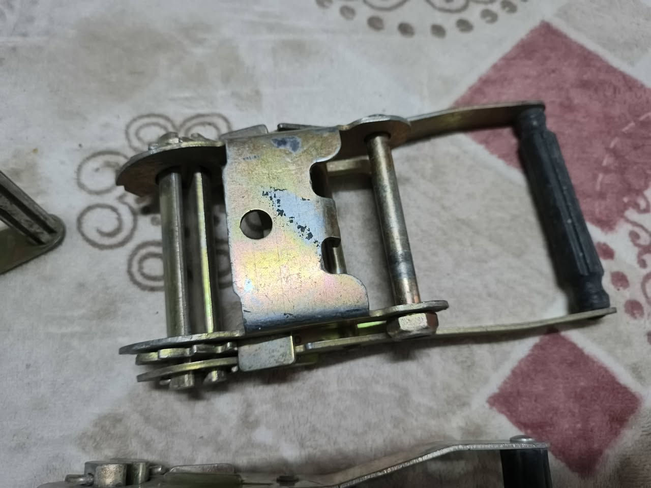 غراض يفيد ابو الحمل. يرادلهن. سفايف.  قيم وخذ.  مكاني حي العسكري. قرب محطة الشمس ***********
