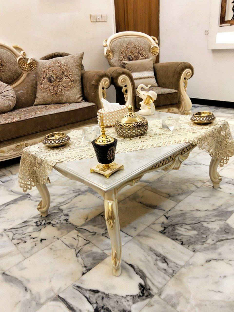 تخم زان ملكي ١٠ مقاعد مع ميز وسطي اتصال ع الرقم ***********
