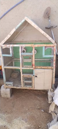 يوجد قفاص اثنين للبيع07850108898 وهذا رقم التليفون الخاص مفتوح