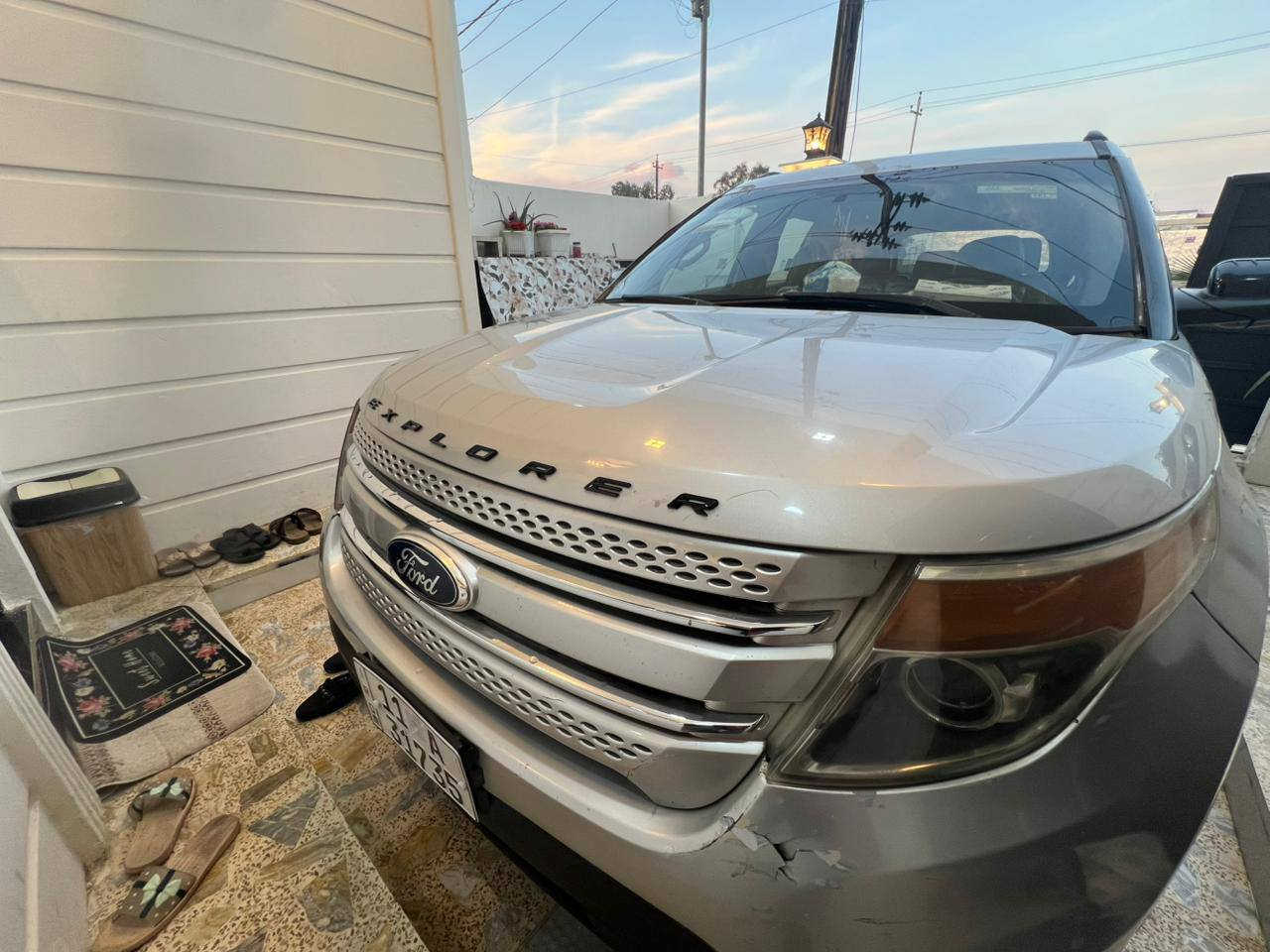 السلام عليكم
اكسبلورر 2013 فور ويل XLT 
فول مواصفات ما عدا فتحة السقف 
السيارة حادث امريكا بونيد وجامرلغ سكن بدون اي دواخل 
 
وبيها صبغ بباب الصندوق بالاضافة الى بعض الملاحظات 
رقم بغداد سنوية باسمي 
بطاقة بانزين
سعر 132 وبيها مجال 
عنوان كركوك 
تواصل واتساب ***********
