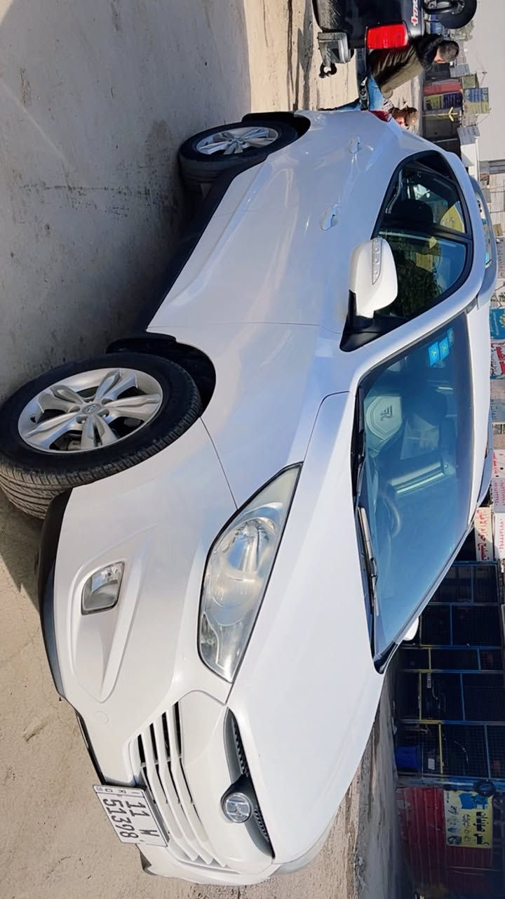 السلام عليكم للبيع توسان ٢٠١٢خليجيه ل
رقم بغداد هزه ورقم جديد انكليزي باسمي 
السياره بيها شبر باب الصدر والخلفي بخ فقط 
مرفق السونار وياها عنوانها غزاليه 
اتصال فقط 
‭٠٧٧٢ ٤٣٤ ٤٣٠٦‬
