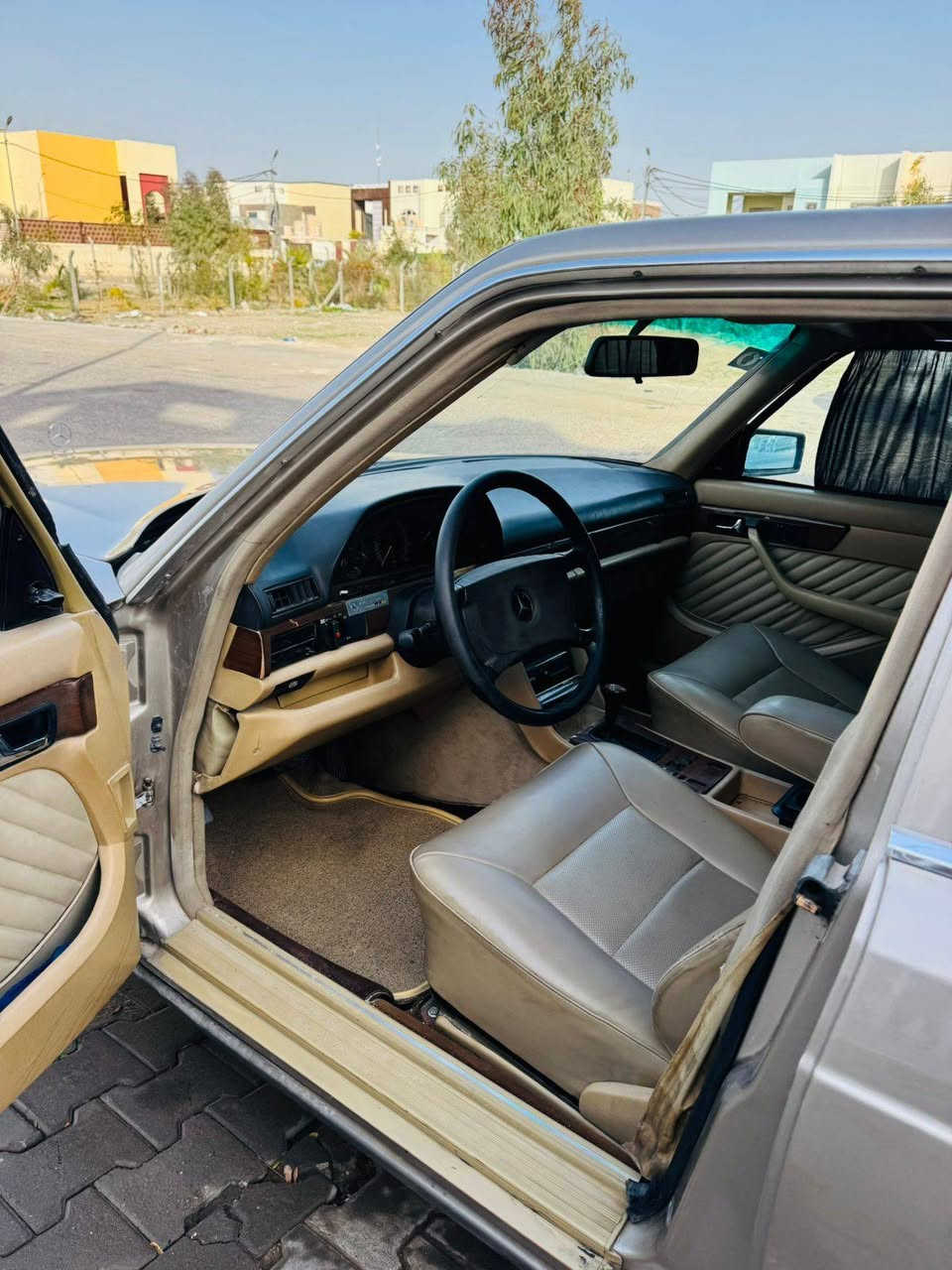 السلام عليكم للبيع فقط مارسدس رئاسي موديل 87
سياره جديده جاهزه من كلشي ربع ماذب عليه 
باتري جديد حداديه جديده تبريد شغال ثلج 
تخم تاير جديد سماعات بلادي مجسم صوت 
صبغ عام جماليه بدون ضربه بدون خياس 
السعر 95 وبيه مجال الشراي يتصل وبي خير ويدلل 
***********
مكان السياره نجف الاشرف
