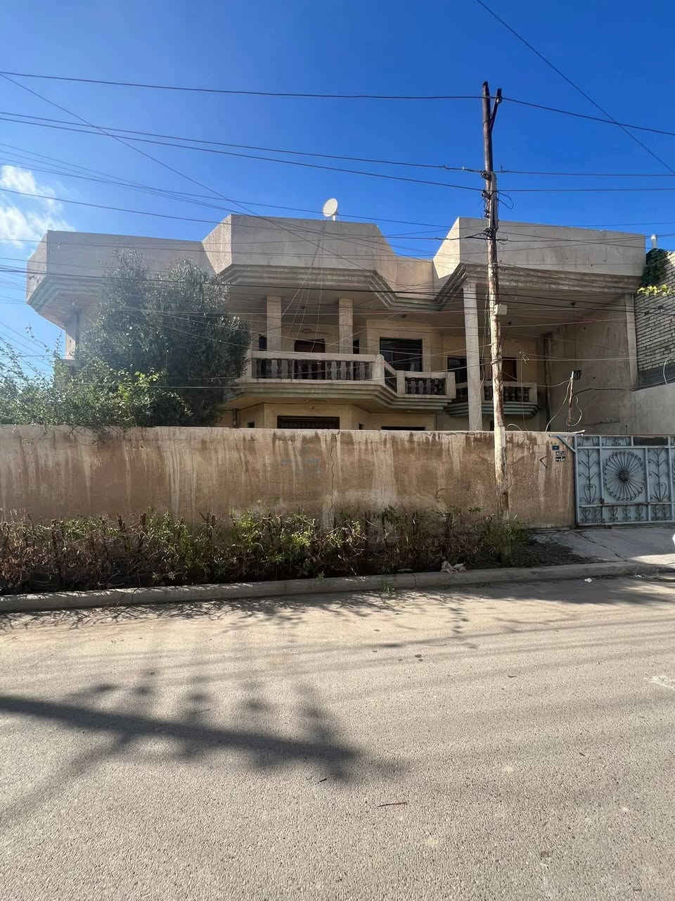 اعلان ●○● للبيع
بيت كلاسك ركن المساحه《 ٣٠٠ متر》 مقابل تشجير ٤٠٠ متر
الواجه 《١٥ متر》 النزال《 ٢٠ متر 》
الواقع في حي الجهاد مربع السمجه بالقرب من خدمي مطار بغداد ومقابل الاطباء 
ملاحظه //البيع قابل للتقسيم 

للاستفسار مراسلة الصفحة او الاتصال

على الارقام واتساب

☎️ ***********

☎️***********

زورو موقعنا ((مــكتــب بــاب الحــارة)) في حي الجهاد مقابل ((جامـــع النــور))ومجاور(( شارع التكية)) يوجد كافة العروضات وكافة المساحات للـــدور والاراضـــي
بإدارة { السيد ابو أنس}🇮🇶🇮🇶
