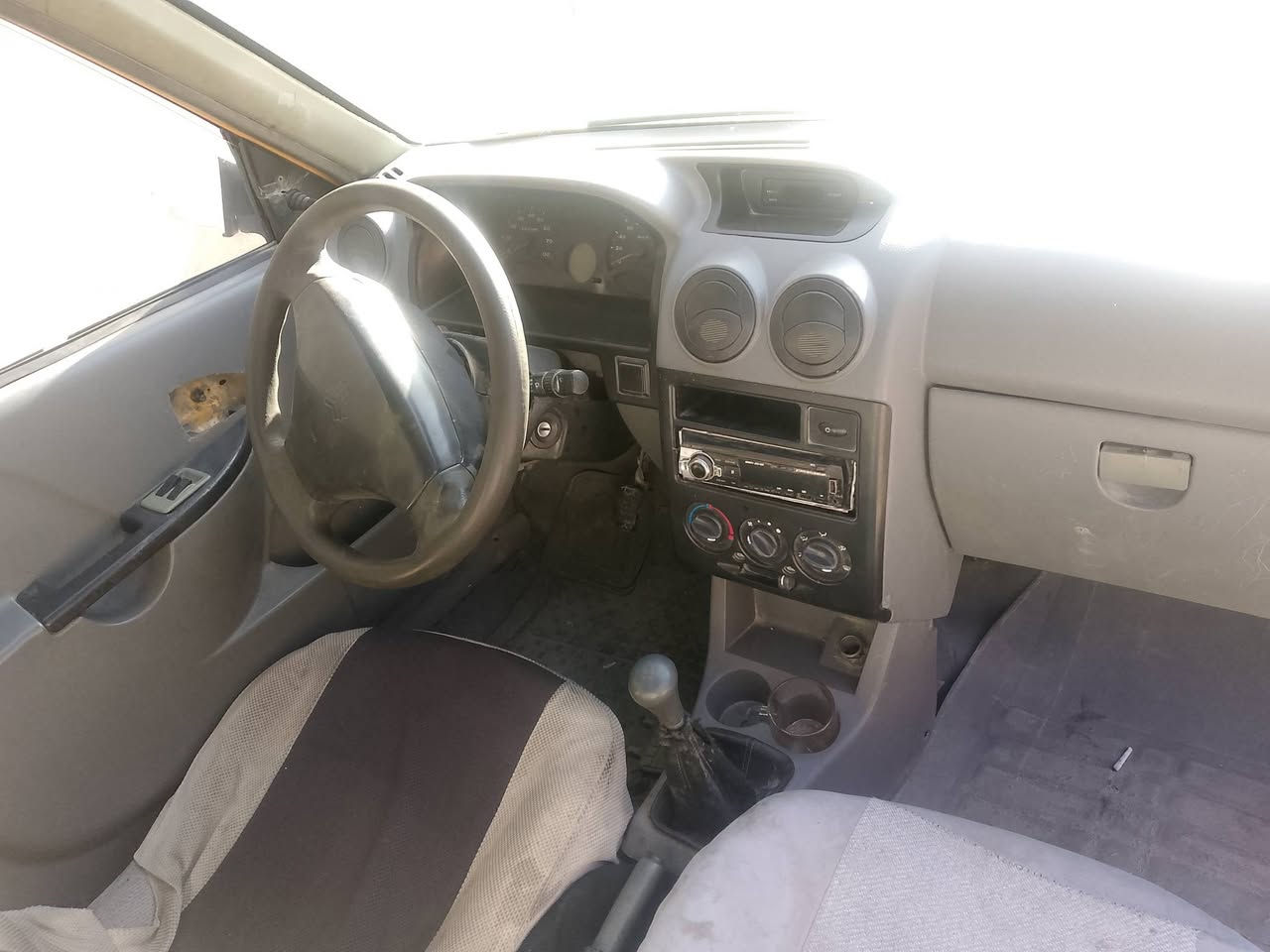 سايبه 2014للبيع سياره جهازه وداخله هزه وراعيهه موجود ومصفره هيئه وغرامه بس بيهه خيط تبخير السعر 20وبيهه مجال العنوان الشعله ***********
