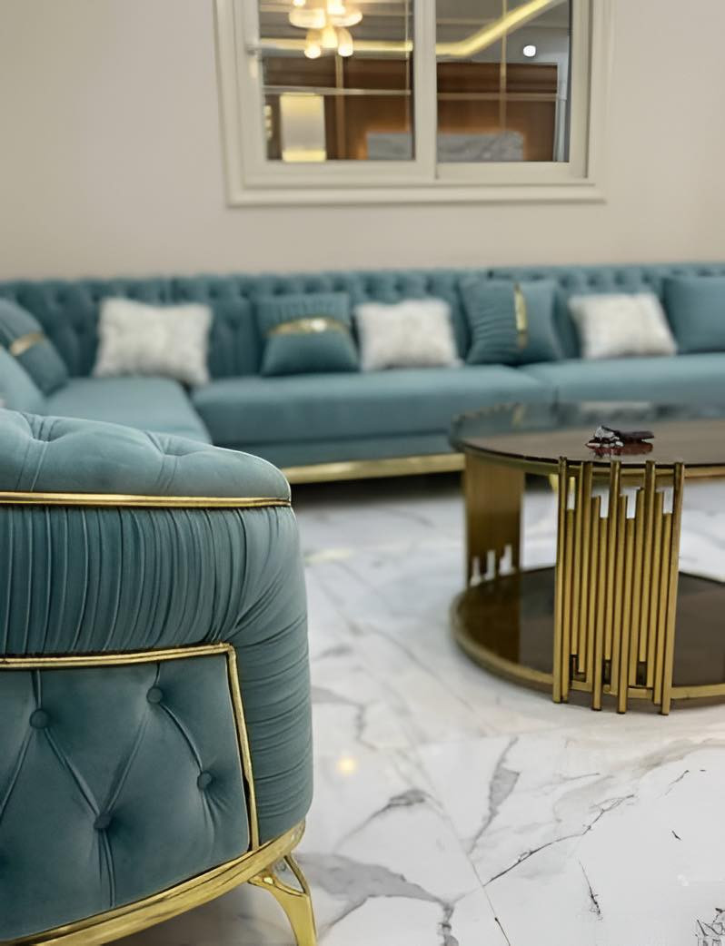 ✨فخامة ابوالشوق بتفاصيل مميزة✨
حوّلنا المكان لتحفة أنيقة تجمع بين الراحة والرقى🩵
كنب بتصميم شيك ولمسة مخملية ناعمة مع تفاصيل ذهبية تضيف فخامة غير عاديه
وترابيزة عصرية بتفاصيل مبتكرة تكمل الصورة بأقه👌

✔️جودة عالية  
✔️تصميم حسب ذوقك  
✔️تنفيذ بأدق التفاصيل  

لو بتدور على شغل يفرق ويخلي بيتك مميز احنا الاختيار الصح💫  
📩كلمنا دلوقتى وابدء رحلتك معانا


**إذا كنت صاحب هذا الإعلان وتريد حذفه لأي سبب، رجاءا أرسل رسالة إلى الدعم الفني**