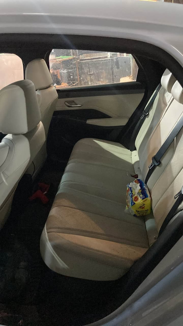 Byd quin plus 
معروفه الموصفات 
ماشيه ٦ الف 
كل شيء ب شرط 
خابرني 
*********** دهوك, العراق
