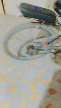 بيسكل للبيع نضيف تيات نضف حجم 26 بيع مستعجل السعر 35وبي مجال الرقم 077...