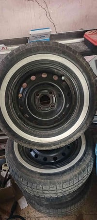 طخم. تاير خط ابيض. حجم. 13 ويا الويل  السعر 125 قفلهم. 07729357551