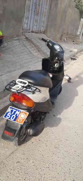 دراجه للبيع عصفوري كامله اي نقص مابيها السعر ٣٥٠ وبيها مجال ***********
