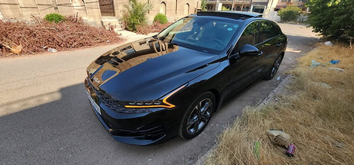 2024  KIA K5, EX 
•الرقم: اربيل تحويل للمشتري مباشر
 فقط اربع أصابع تكحيل بالبنيد  بدون اي ضرر داخلي شاصي لغد كفالة بدون رصعات بدون شخوط جدا نظيفه 
•المواصفات :
▪️السيارة: #كيا K5 EX اسود 
▪️الموديل: 2024
▪️حجم الويل: ويل كب حجم 19 
▪️لايتات زينون اربع عدسات مع حاجب LED مع اشارة LED
▪️بصمات عدد 2 للأبواب مع بصمة تشغيل وتشغيل عن بعد
▪️قمارة بانوراما
▪️نظام 5 كامرات
▪️رادار امامي مانع تصادم
▪️حساس امامي
▪️حساس خلفي
▪️رادار جانبي (نقاط عمياء) بالمرايا الجانبية
▪️شاحن لاسلكي
▪️اشاير بالمرايا الجانبية
▪️مرايا شفط
▪️مرايا قلاب
▪️كامرة خلفية دوارة اصل مع الستيرن
▪️شاشة الدشبول حجم كبير للتحكم بأيعازات السيارة
▪️كشنات السيارة جلد lبيض
▪️گشن ذاكرة (خزن ميموري) لكرسي السائق
▪️تحكم فول كهرباء لكرسي السائق والراكب
▪️تدفئة وتبريد للگشنات الأمامية
▪️تبريد قطعتين امامي وخلفي
▪️خمسة وضعيات للقيادة
▪️تشغيل عن بعد
▪️سستم صوت BOSE بواقع 12 سماعة في المركبة
▪️سايد بريك دگمة
▪️تحكم ستيرن جهتين بلوتوث وحاكية وكروس سرعة وتحكم صوت 
▪️نظام ABS مانع انزلاق
▪️السيارة فئة EX فول اعلى فئه 
السعر مناسب 190 وبيه مجال
مكانه بغداد المنصور 
للاتصال على الرقم ***********
