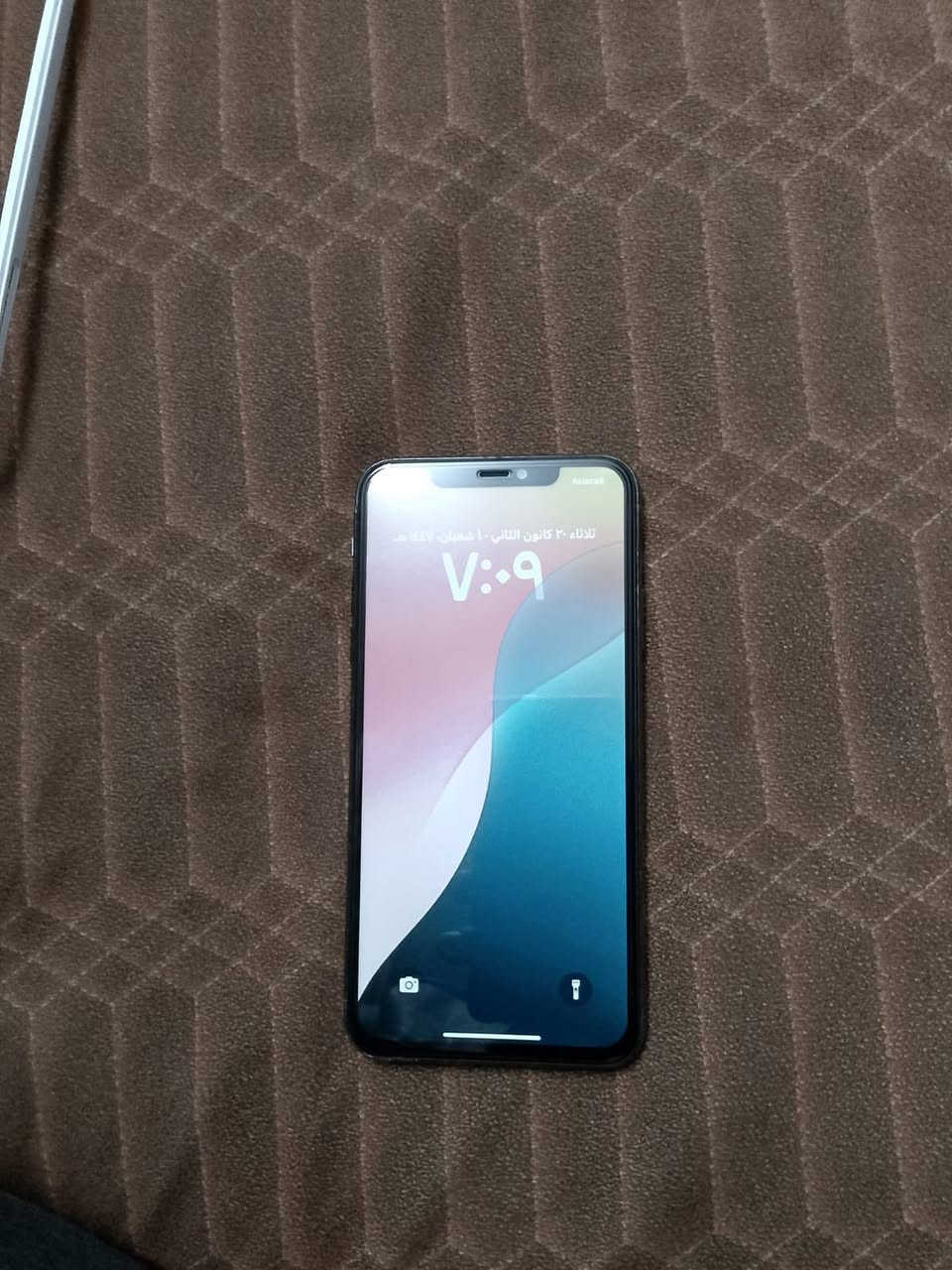 السلام عليكم أيفون 11برو ماكس الكامره مال الوجه واكفه وفيس إيدي فقط مستبدل شاشه صليه فقط الكامره الخلفيه زلال دبل خط التلفون كلش نضيف السعر 240 ألف فقط ***********
