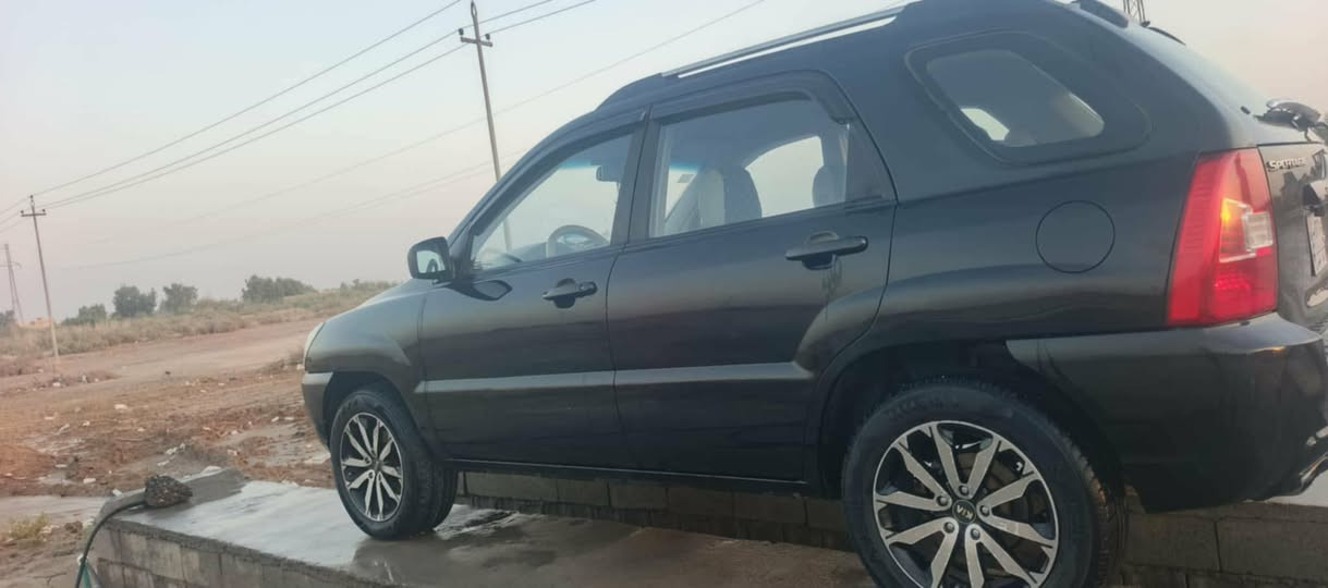 للبيع
سبورتج موديل ٢٠٠٦ رقم بغداد مكفولة من الظربة مصبوغة عام بسبب الجراد اني صبغتها  مكينه ٢٠٠٠ مكفولة  صدر جديد تخم تاير جديد غرفة جديدة سيارة ما معوزة الف دينار
مكانها واسط قضاء النعمانية السعر 90 وبيها مجال للاستفسار ***********
