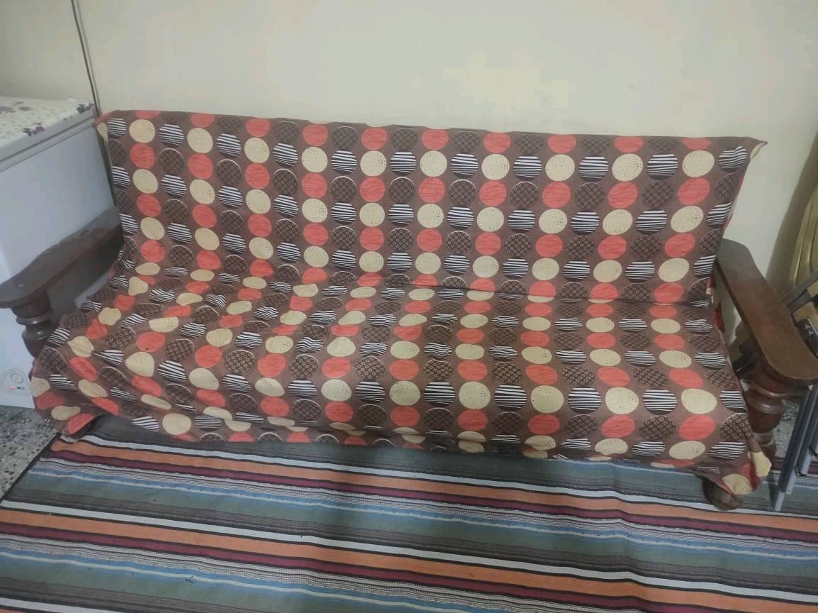 السلام عليكم 
للبيع غراض منزلية اسعار مناسبة 
1- مخاد درجة اولى جديدة
2-مكنسة كهربائيه ألمانية جديدة
3- راوتر 
4- ثريات جديدة كريستال 
5- برميل نفط 
6- تخم رئاسي صاج 10مقاعد
للبيع مستعجل سعر خاص 
العنوان بغداد الحرية 
***********
يوجد واتساب