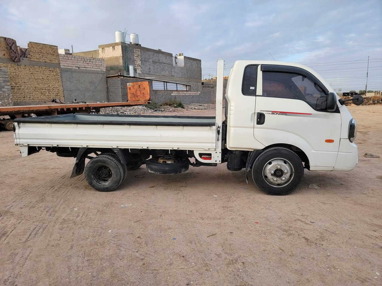 كيا حمل فحل موديل
١٤ الاصل  سياره جديده فول  محرك مسكر  سبلايين 
تخم تاير جديد تغليف بدي جديد. باتري جديد  سياره حلو و نضيفه حيل  ما مشتغله با العراق فول واحد على واحدسعر ٦٨ ورقه و بيه مجال عنوان با النجف ***********
