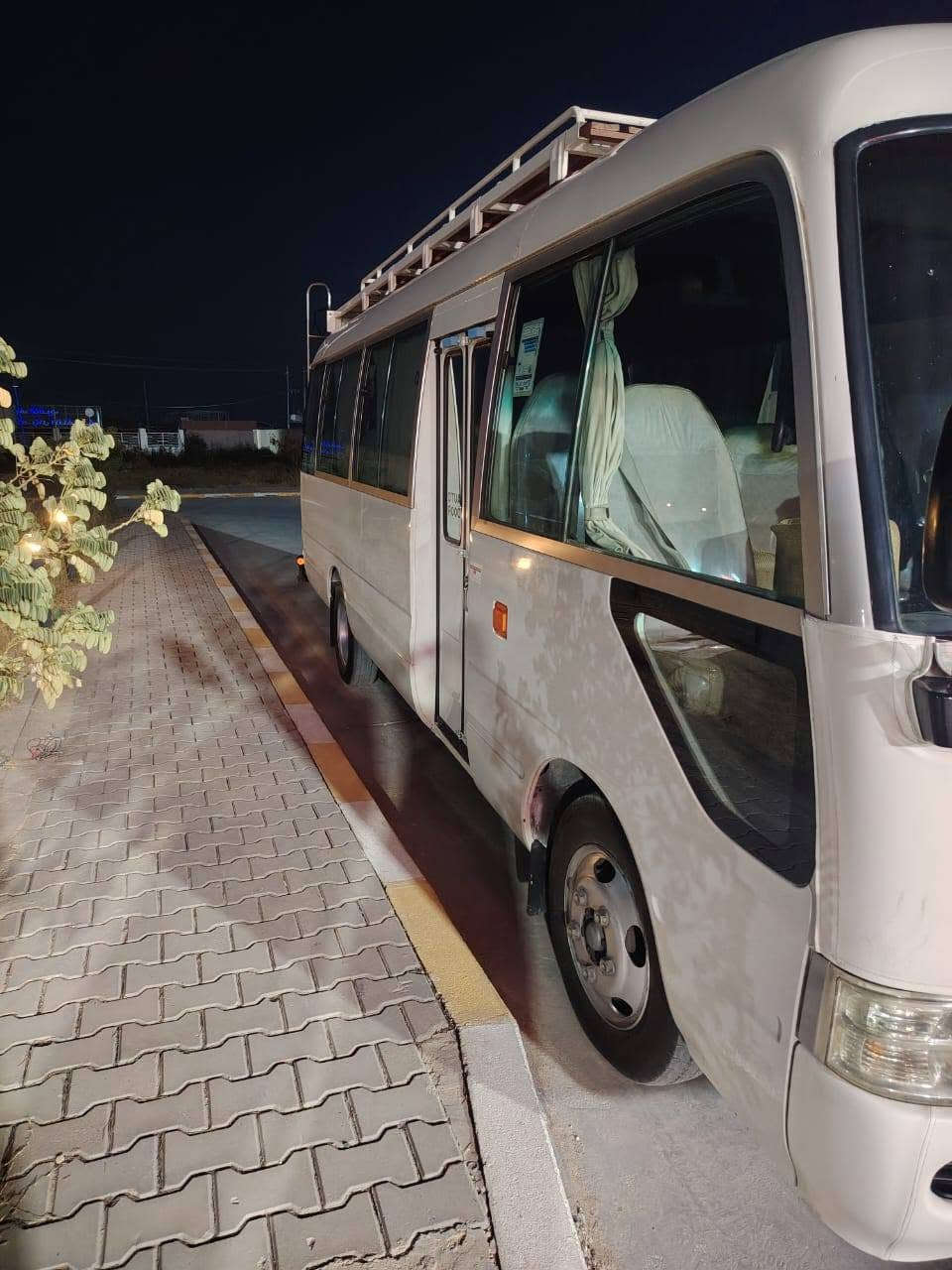 سلام عليكم من رخصة مدير الكروب كوستر ١٥ فول مواصفات كشن ستاركس مكينه وكير جديد اكسن بي صوت مكفوله كفاله عامه ما عده شبر وره باب العبري صبغ فقط خطه نجف بغداد استفسار ***********
