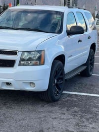 تاهۆۆ ساغ ساغ مۆدێل ٢٠٠٨ دەبڵ ئەکسل ٢ پارچە بۆیاخی هەیە سەیارەکە  گێڕو...